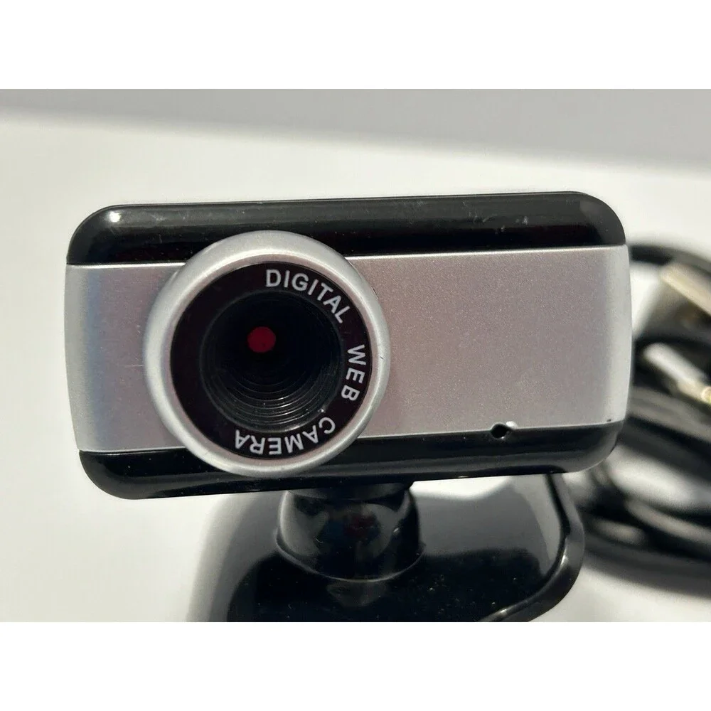 Xtreme Tech Clip-On Webcam with Built-in Microphone - Black